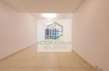 شقة - 2 غرف نوم - 3 حمامات للايجار في برج لطيفة - شارع الشيخ زايد - دبي