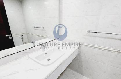 Apartment - 1 - 2 for rent in Majestic Tower - Al Abraj street - Business Bay - Dubai Apartment - 1 - 2 for rent in Majestic Tower - Al Abraj street - Business Bay - Dubai