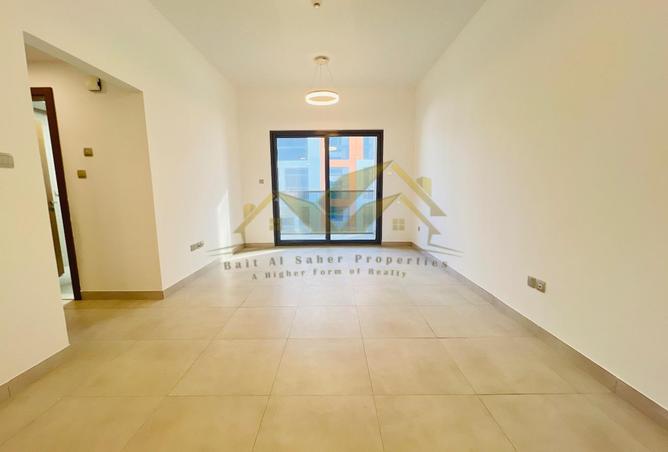 2 BR Apartment in Al Satwa with Covered Parking