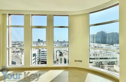 Apartment - 2 Bedrooms - 3 Bathrooms for rent in United Square - Al Khalidiya - Abu Dhabi