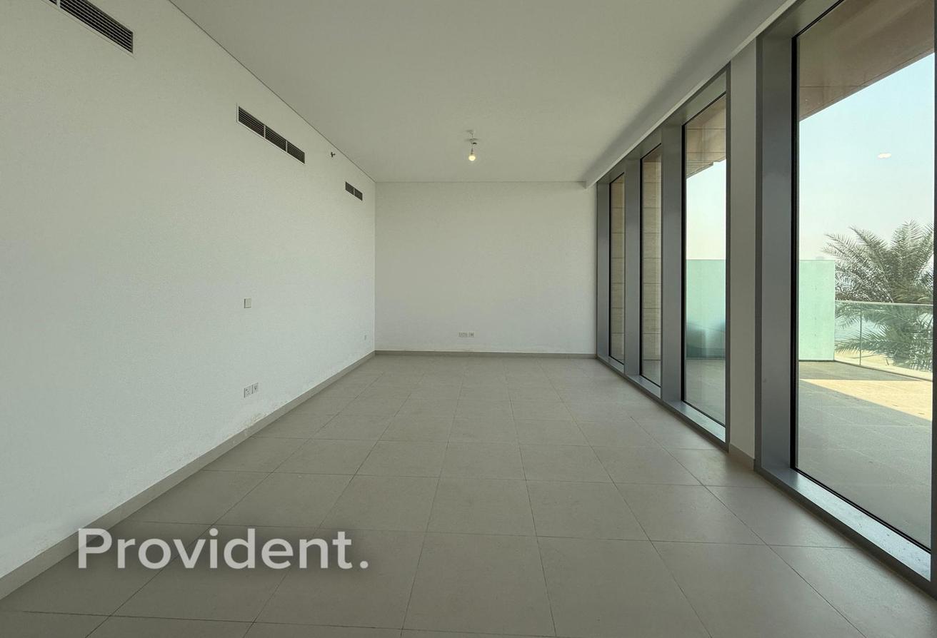 Vacant | Full Creek and Burj View | Unfurnished photo 16