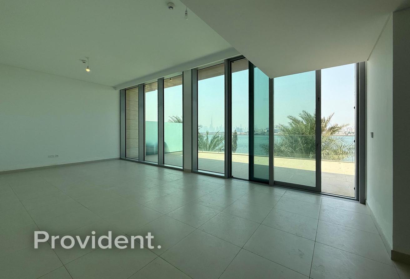 Vacant | Full Creek and Burj View | Unfurnished photo 2