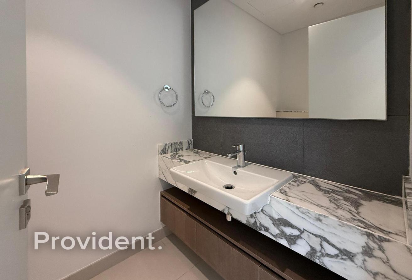 Vacant | Full Creek and Burj View | Unfurnished photo 5