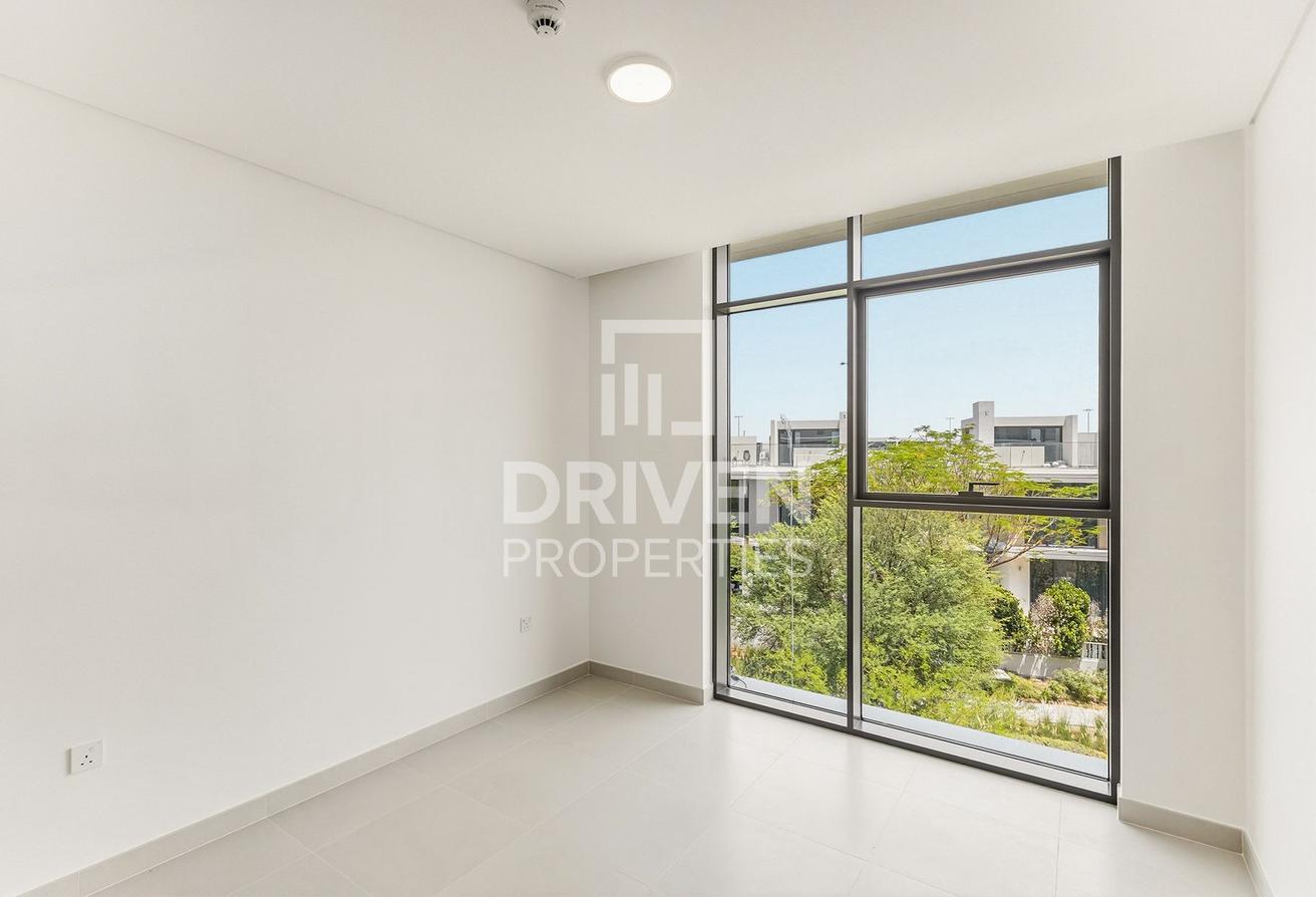Brand New | Villa Facing | Premium Amenities photo 5