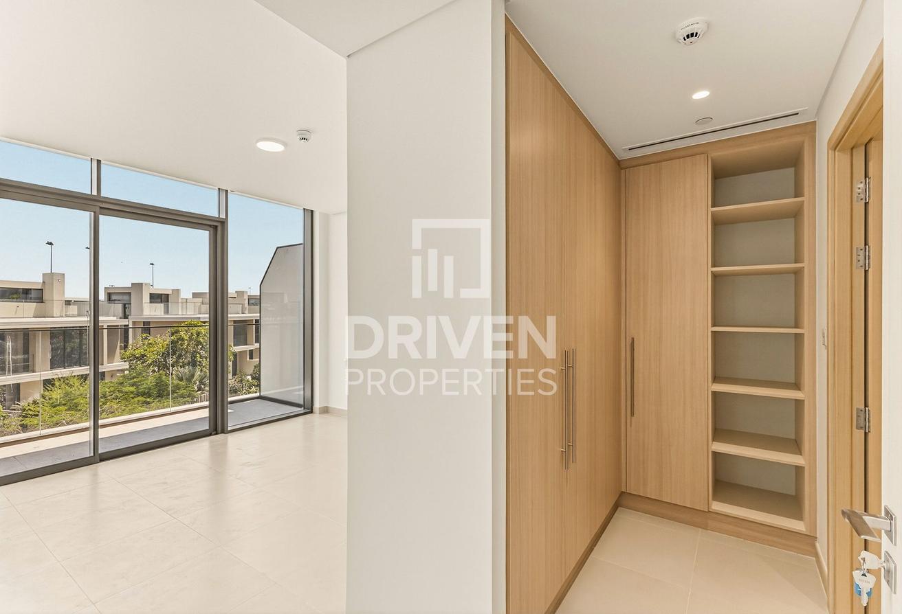 Brand New | Villa Facing | Premium Amenities photo 9