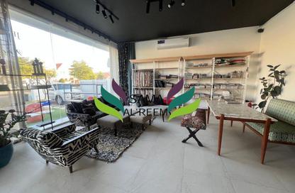 Villa - Studio - 3 Bathrooms for rent in Umm Suqeim 2 Villas - Umm Suqeim 2 - Umm Suqeim - Dubai