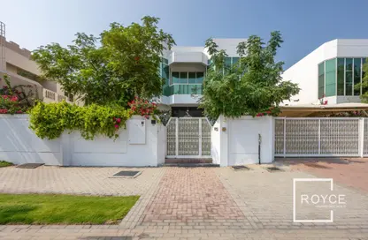 Villa - 5 Bedrooms - 7 Bathrooms for rent in Umm Suqeim 1 Villas - Umm Suqeim 1 - Umm Suqeim - Dubai