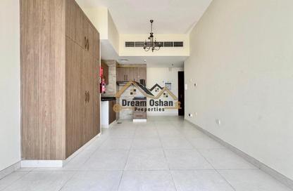 Apartment - Studio - 1 Bathroom for rent in Rose Building - Al Jaddaf - Dubai