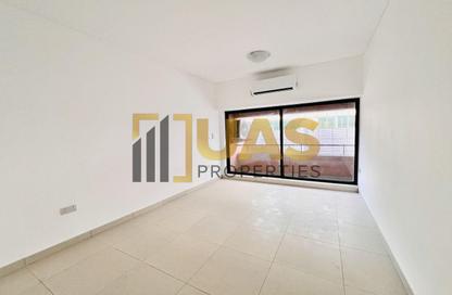 Apartment - 3 Bedrooms - 4 Bathrooms for rent in Zabeel Building - Al Karama - Dubai