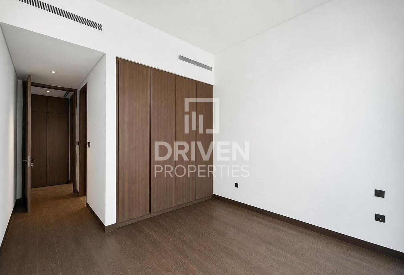 Upgraded | Negotiable Rent | Flexible Cheques photo 4