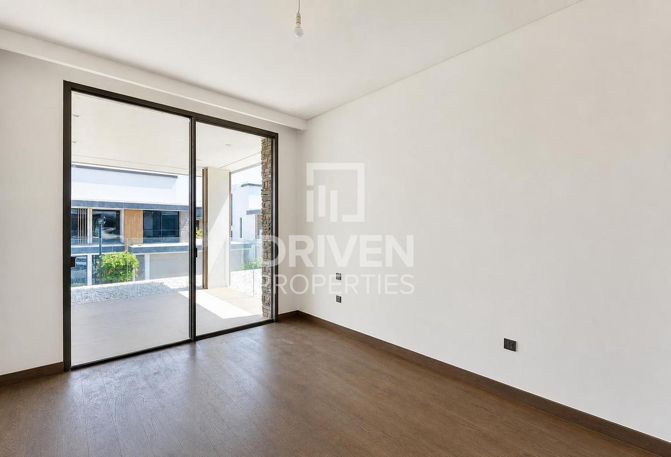 Upgraded | Negotiable Rent | Flexible Cheques photo 14