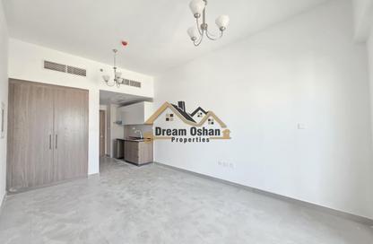 Apartment - Studio - 1 for rent in KHK 21 - International City Phase 2 (Al Warsan 4) - Dubai Apartment - Studio - 1 for rent in KHK 21 - International City Phase 2 (Al Warsan 4) - Dubai