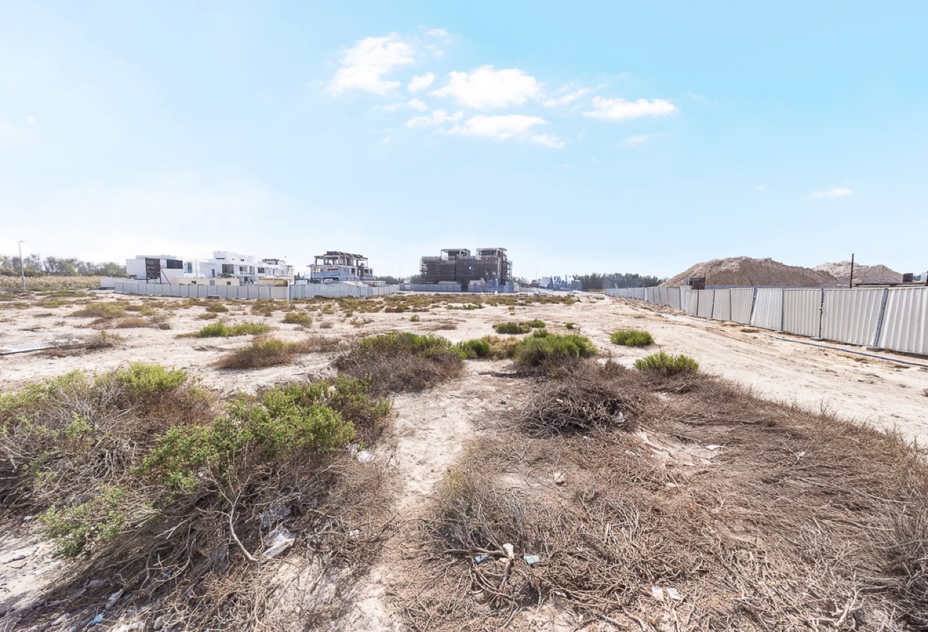 Studio land in Nad Al Sheba Gardens 1, Nad Al Sheba: 6