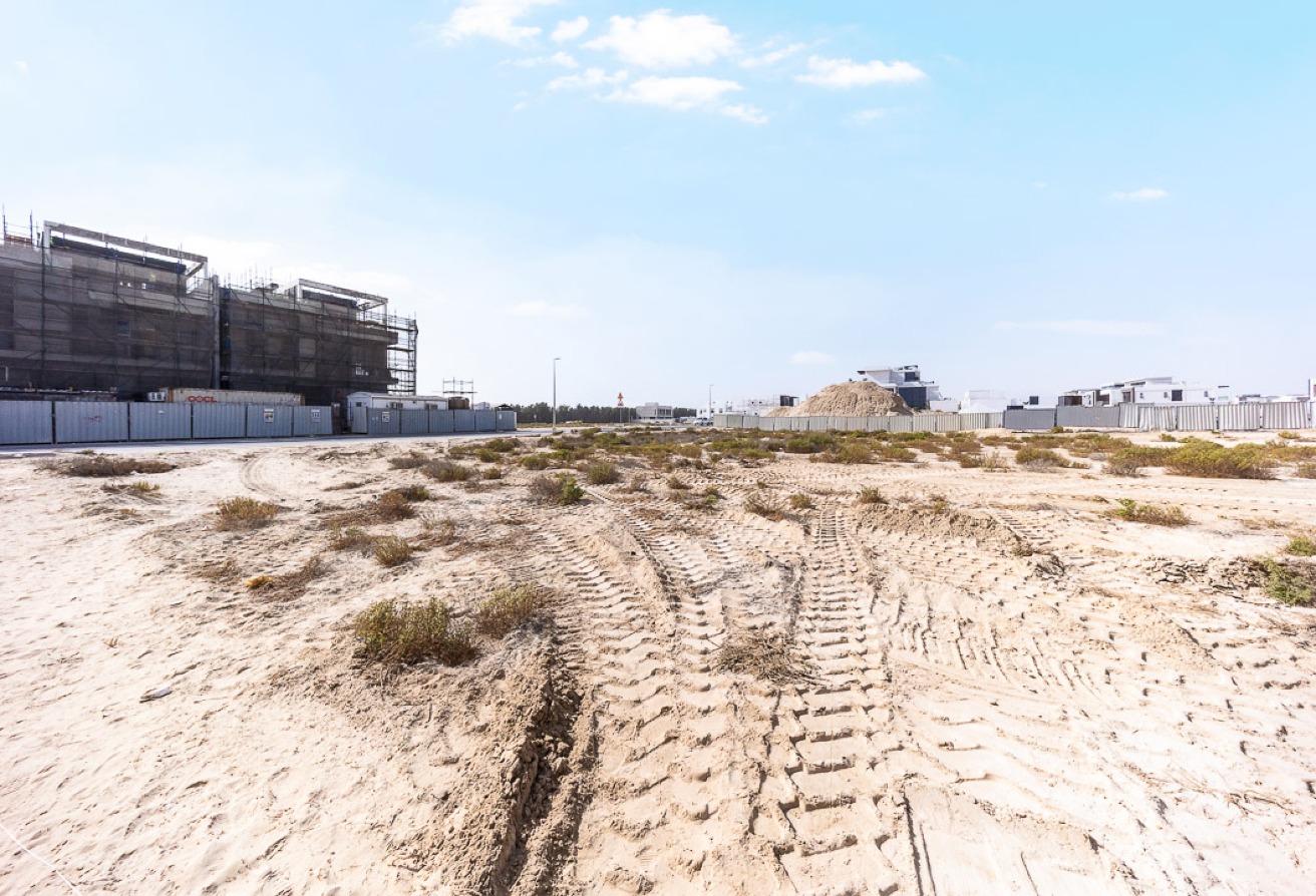 Studio land in Nad Al Sheba Gardens 1, Nad Al Sheba: 27