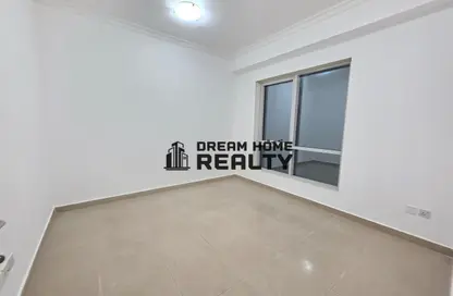 Apartment - 2 Bedrooms - 2 Bathrooms for rent in Al Khan Corniche - Al Khan - Sharjah