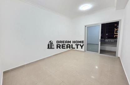 Apartment - 2 Bedrooms - 2 Bathrooms for rent in Al Khan Corniche - Al Khan - Sharjah