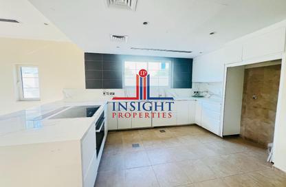 Villa - 3 Bedrooms - 4 Bathrooms for rent in District 6 - Jumeirah Park - Dubai