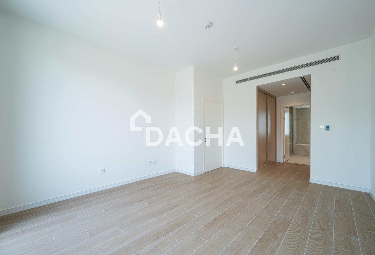 Corner Unit E3 | Single Row | Near Pool And Park photo 12