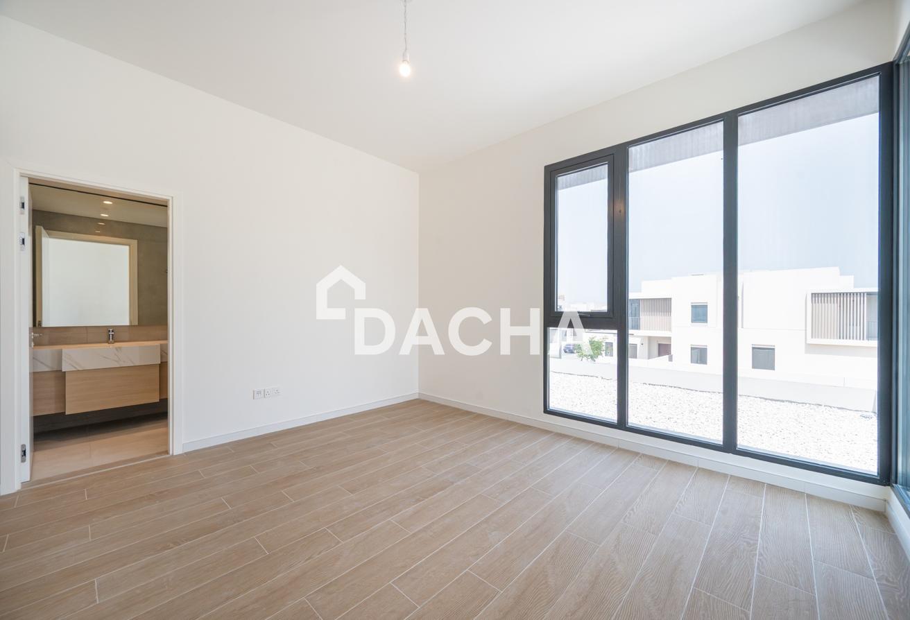Corner Unit E3 | Single Row | Near Pool And Park photo 19