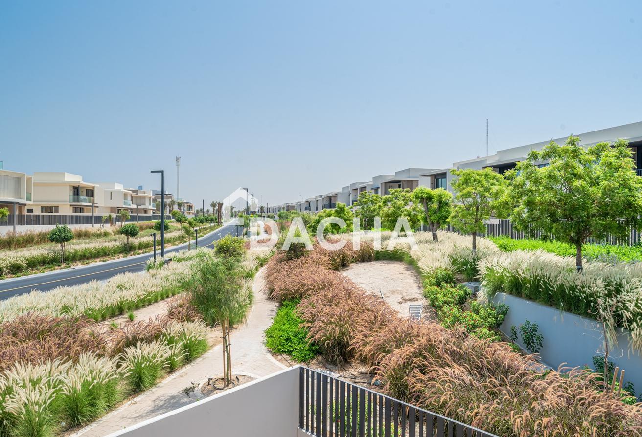 Corner Unit E3 | Single Row | Near Pool And Park photo 4