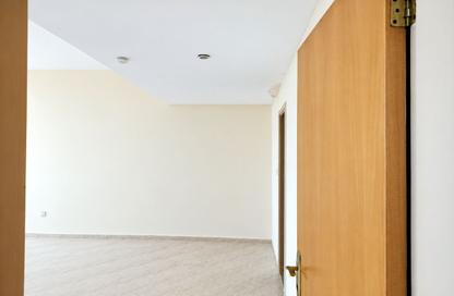 Apartment - 2 - 1 for rent in Jamal Abdul Nasser Street - Al Majaz - Sharjah Apartment - 2 - 1 for rent in Jamal Abdul Nasser Street - Al Majaz - Sharjah
