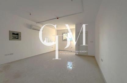 Office Space - Studio for rent in Mussafah Industrial Area - Mussafah - Abu Dhabi