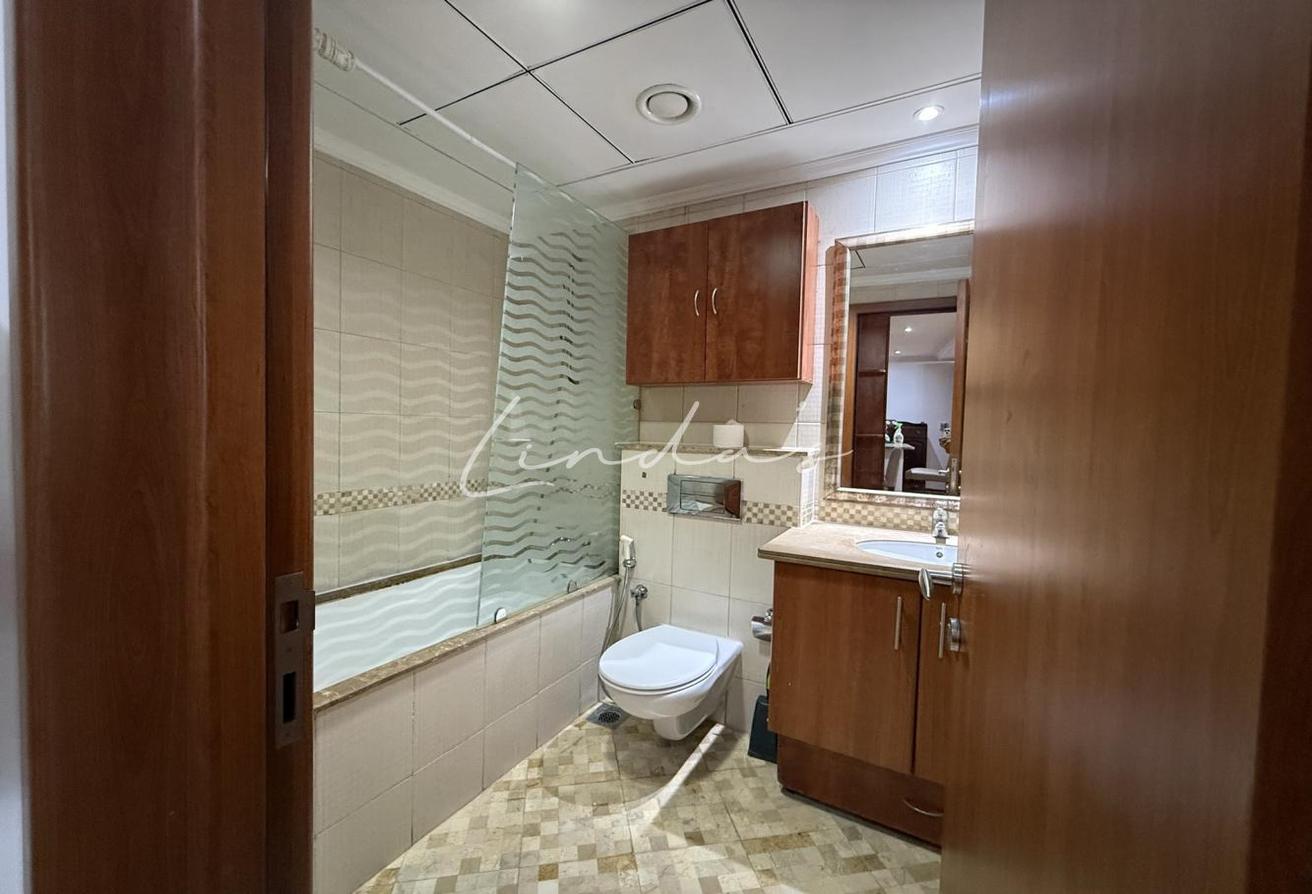Large 1BR | Silicon Arch | Family Living photo 9