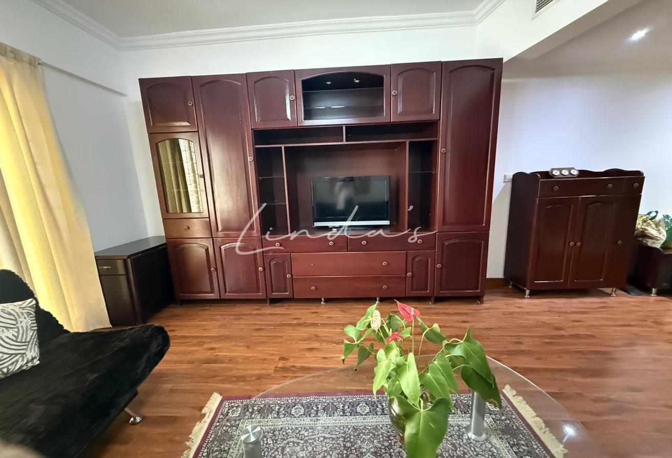Large 1BR | Silicon Arch | Family Living photo 11