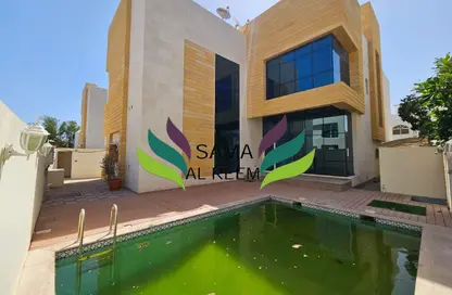 Villa - 5 Bedrooms - 5 Bathrooms for rent in Jumeirah 1 Villas - Jumeirah 1 - Jumeirah - Dubai