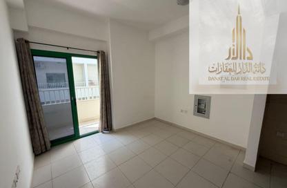 Apartment - Studio - 1 for rent in Smart Tower 1 - Al Amerah - Ajman