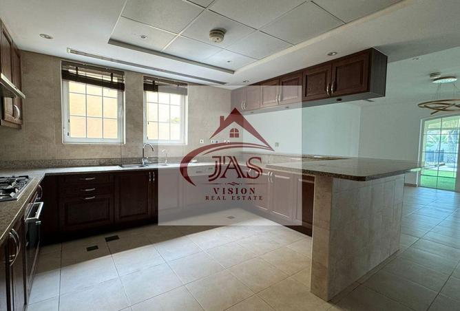 126094377 - Property Image 3