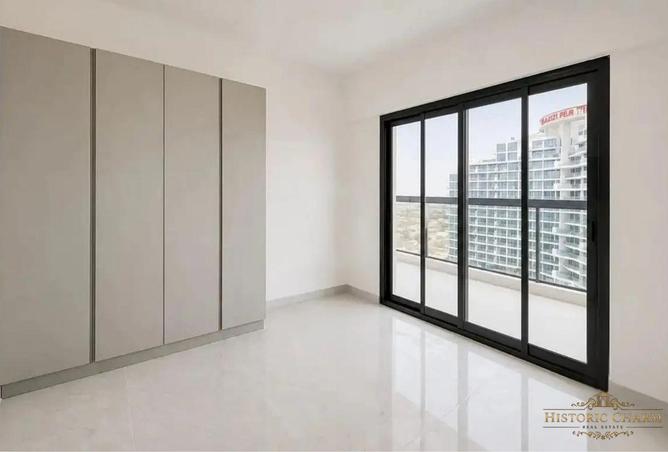 2 Bedroom + Maids - Premium Unit photo 3