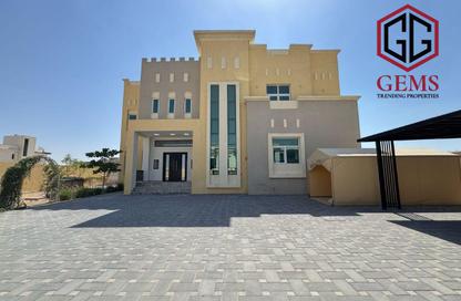 Villa - 5 - 6 for rent in Al Aweer 1 - Al Aweer - Dubai