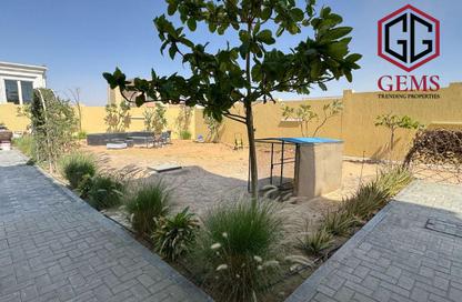 Villa - 5 - 6 for rent in Al Aweer 1 - Al Aweer - Dubai Villa - 5 - 6 for rent in Al Aweer 1 - Al Aweer - Dubai