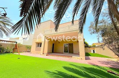 Villa - 4 Bedrooms - 5 Bathrooms for rent in Meadows 6 - Meadows - Dubai