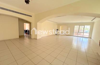Villa - 4 Bedrooms - 5 Bathrooms for rent in Meadows 6 - Meadows - Dubai