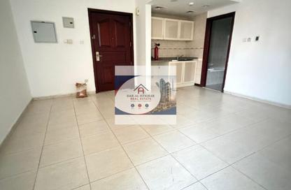 Apartment - Studio - 1 Bathroom for rent in Al Qasimiah City - Sharjah Apartment - Studio - 1 Bathroom for rent in Al Qasimiah City - Sharjah