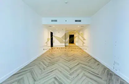 شقة - غرفة نوم - 2 حمامات للايجار في شارع الشيخ زايد - دبي