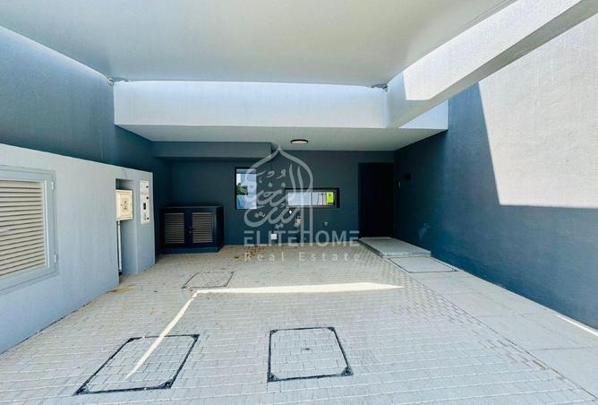 83251109 - Property Image 2