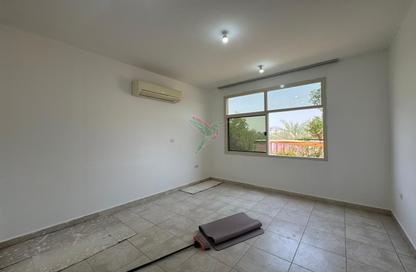 Apartment - 2 Bedrooms - 2 Bathrooms for rent in Al Dafeinah - Asharej - Al Ain