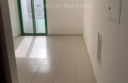Apartment - 1 Bathroom for rent in Smart Tower 1 - Al Amerah - Ajman