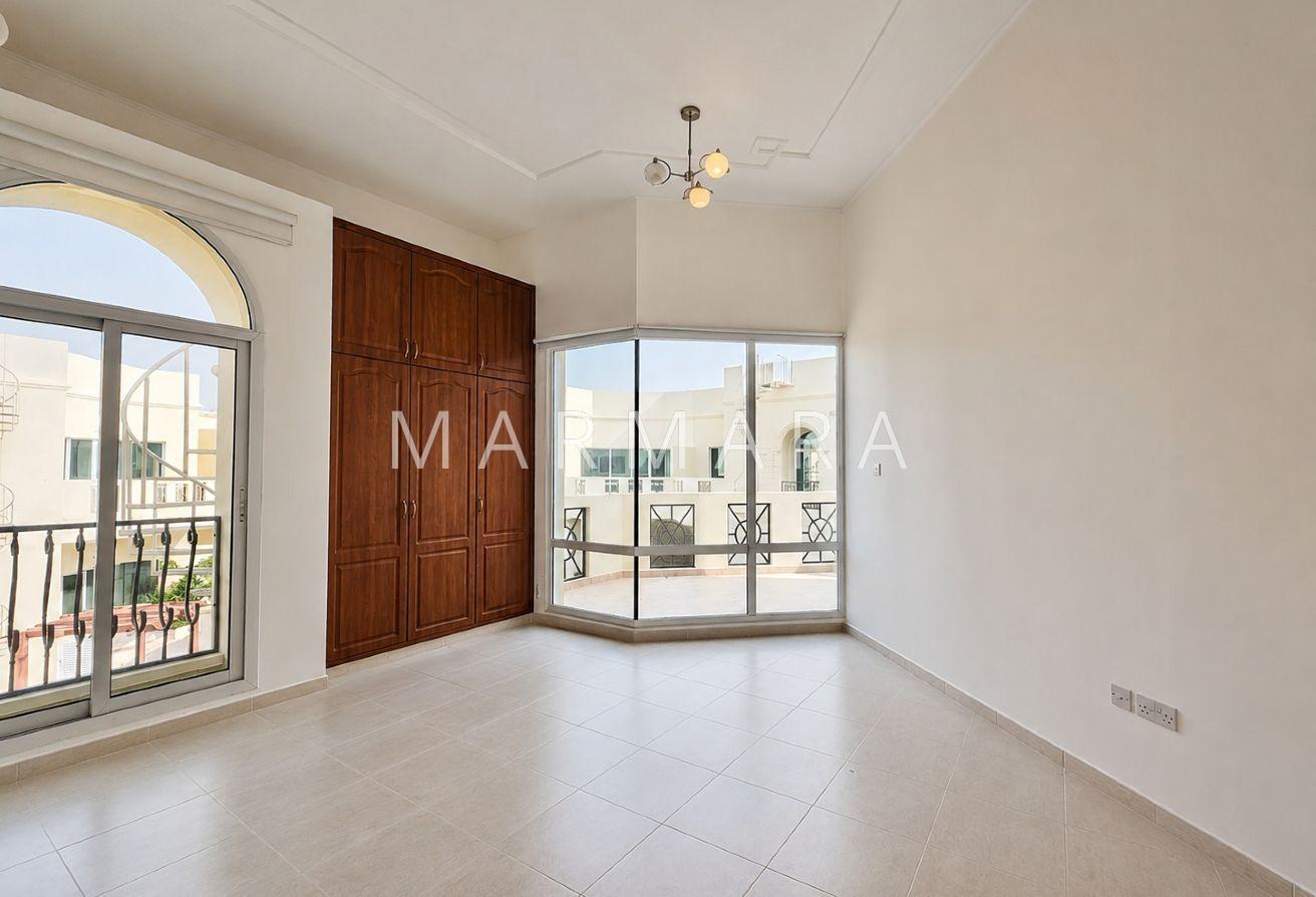 Fantastic 5BR Villa | Study Room | Shared Pool photo 15