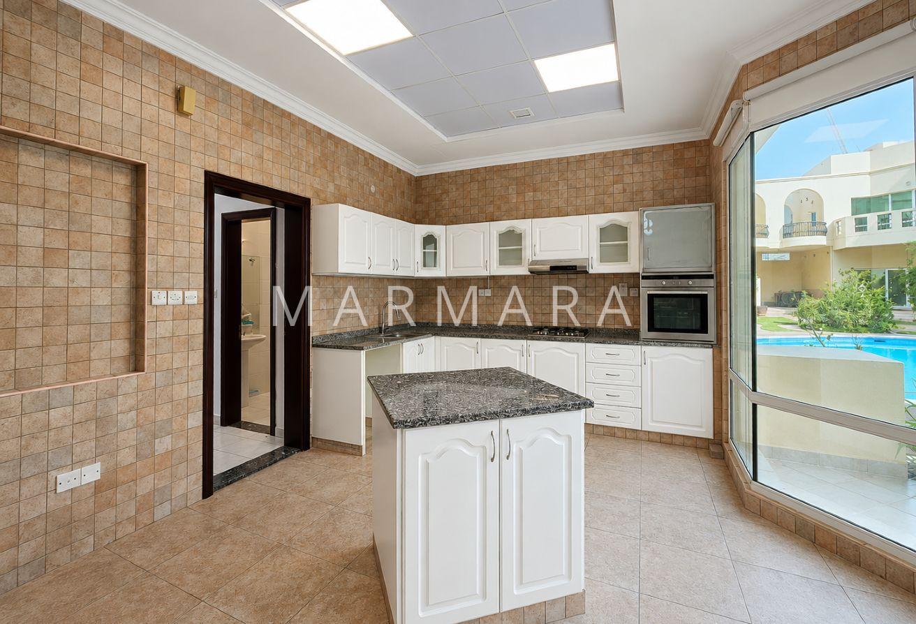 Fantastic 5BR Villa | Study Room | Shared Pool photo 5
