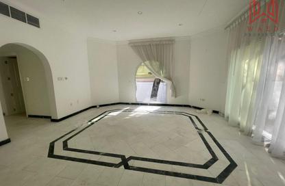 Villa - Studio - 5 Bathrooms for rent in Umm Suqeim 1 Villas - Umm Suqeim 1 - Umm Suqeim - Dubai