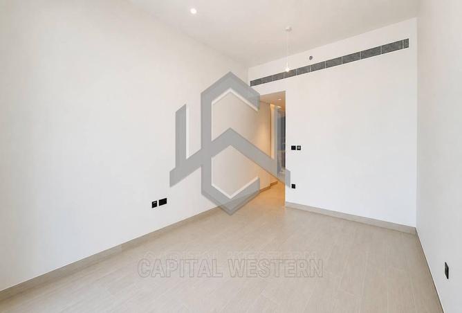 Elegant Semi-Furnished Studio | Brand-New Building photo 2