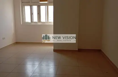 شقة - 2 غرف نوم - 2 حمامات للايجار في المريجة - الغرب - الشارقة