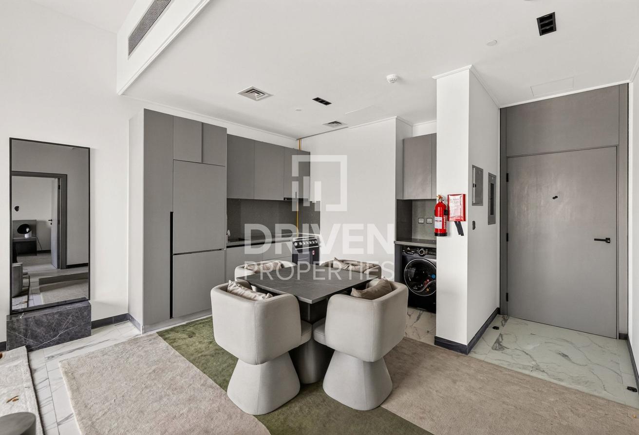 Fully Furnished | Vacant | Spacious | Walk In photo 9