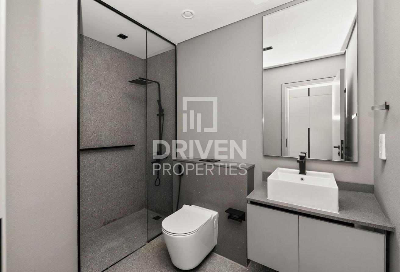 Fully Furnished | Vacant | Spacious | Walk In photo 18