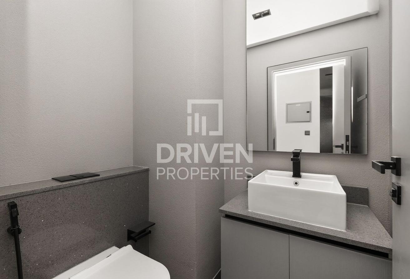 Fully Furnished | Vacant | Spacious | Walk In photo 19