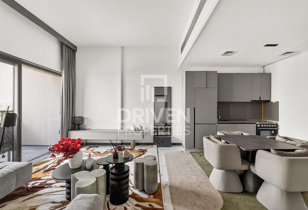 Fully Furnished | Vacant | Spacious | Walk In photo 5